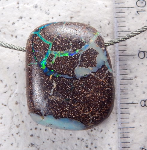 Boulder Opal am Band - Video