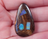 Boulder mit Opal-Inlay - Video